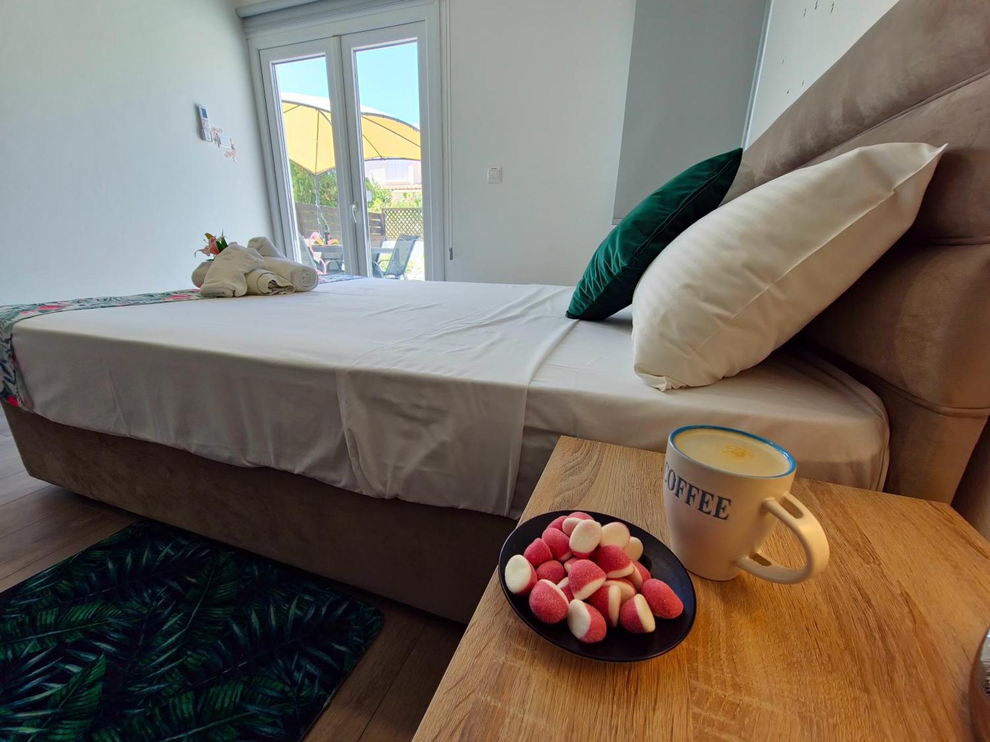 Oroklini Star 3 Apartment Larnaca Bagian luar foto