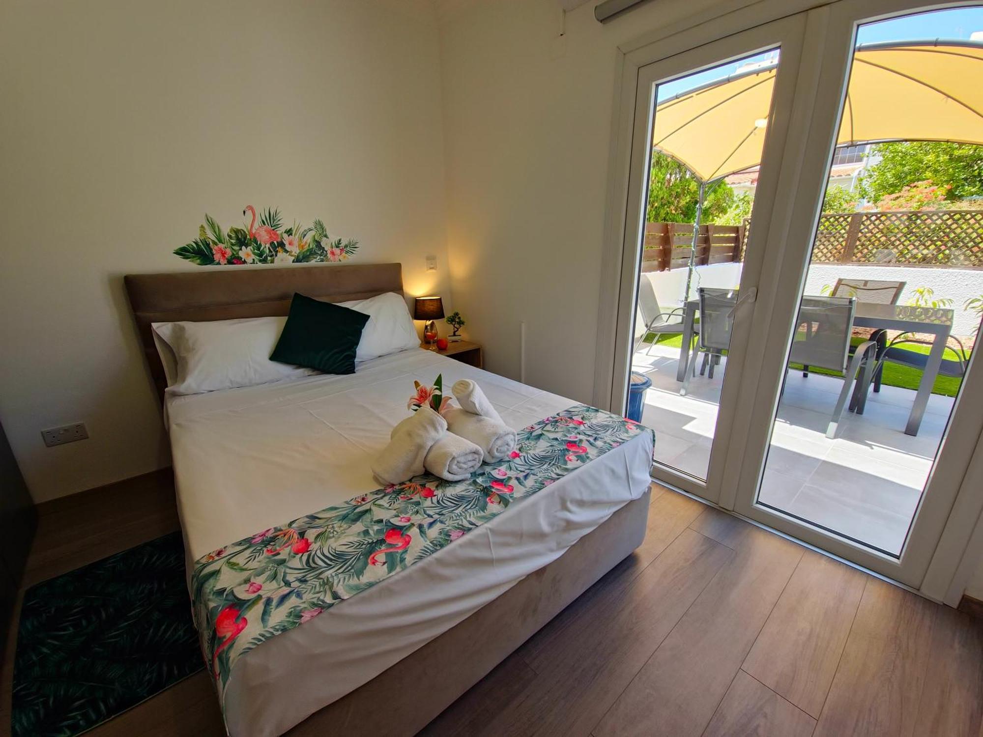 Oroklini Star 3 Apartment Larnaca Bagian luar foto