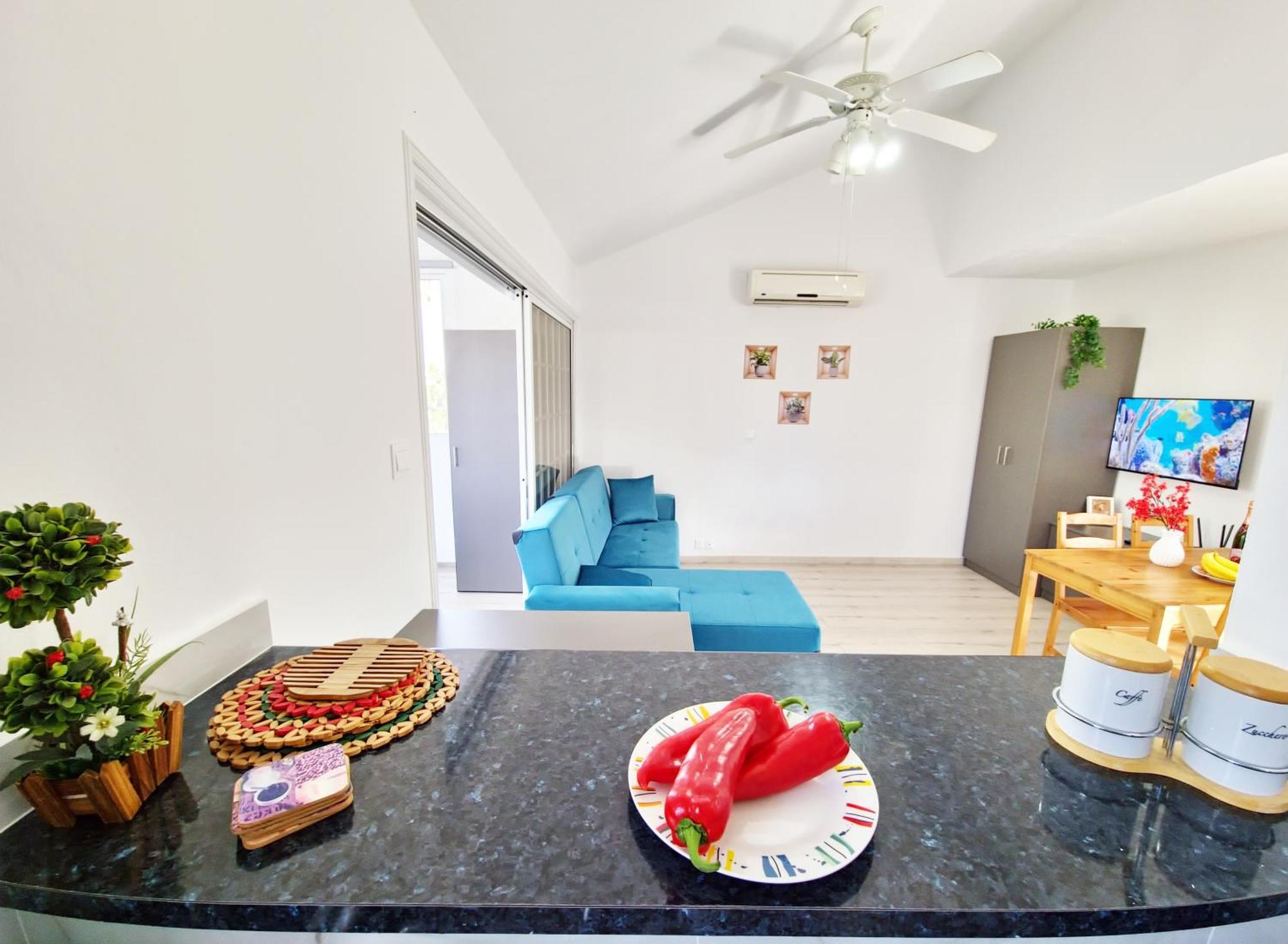 Oroklini Star 3 Apartment Larnaca Bagian luar foto