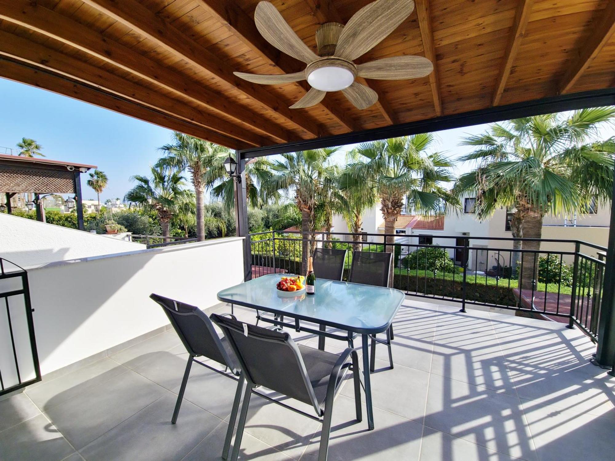 Oroklini Star 3 Apartment Larnaca Bagian luar foto
