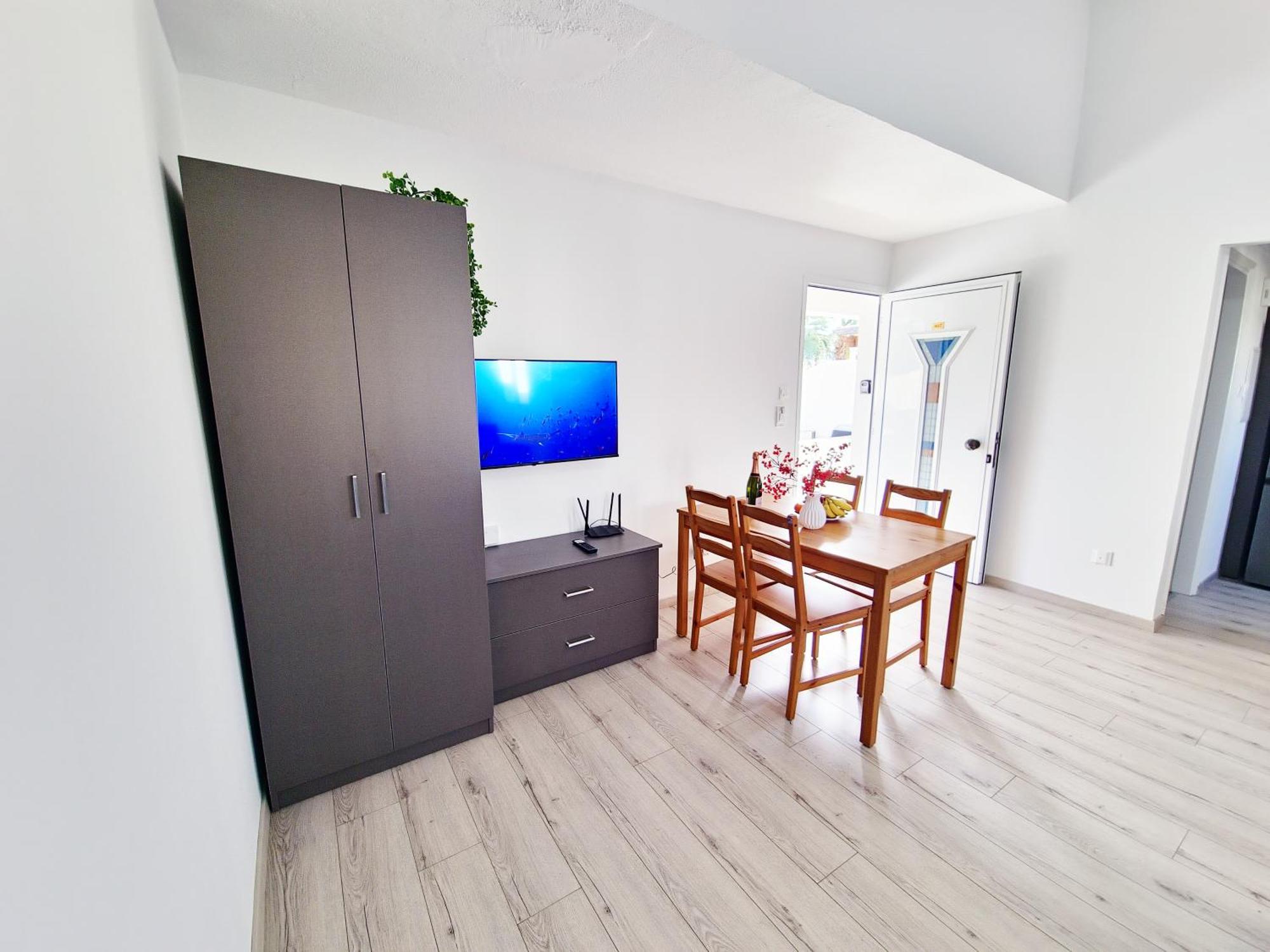 Oroklini Star 3 Apartment Larnaca Bagian luar foto