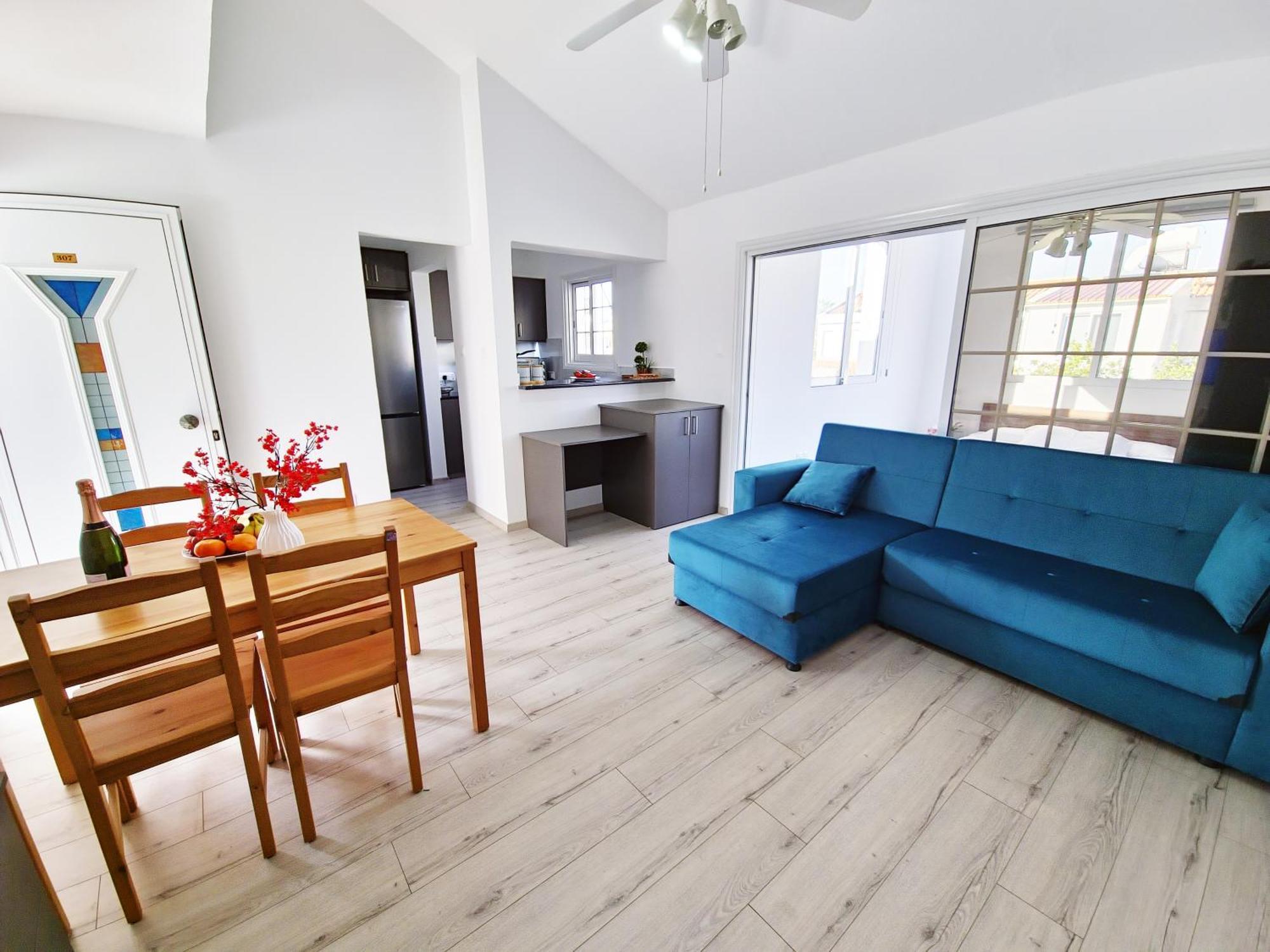Oroklini Star 3 Apartment Larnaca Bagian luar foto